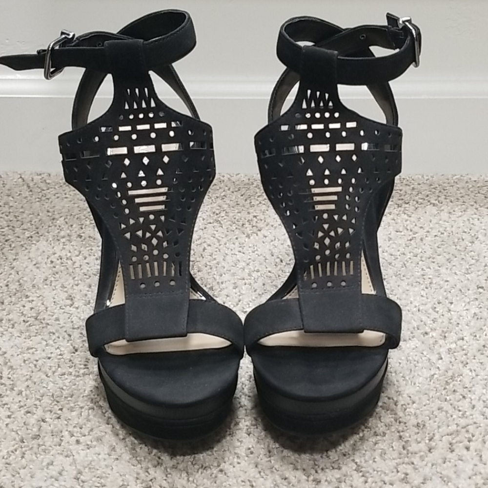 Gianni Bini black wedges